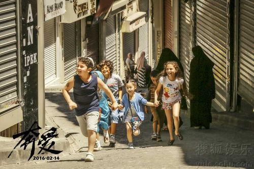 奔爱电影在线观看,跨越时空的爱情奇遇，在线观影体验浪漫之旅