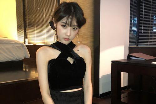 抖音最新爆料美女,美女生态圈风云再起，神秘美女引发热议！”